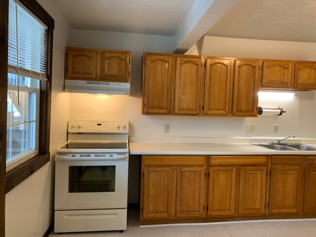 Photo - 17 Oxford Ave Apartments Unit B-L