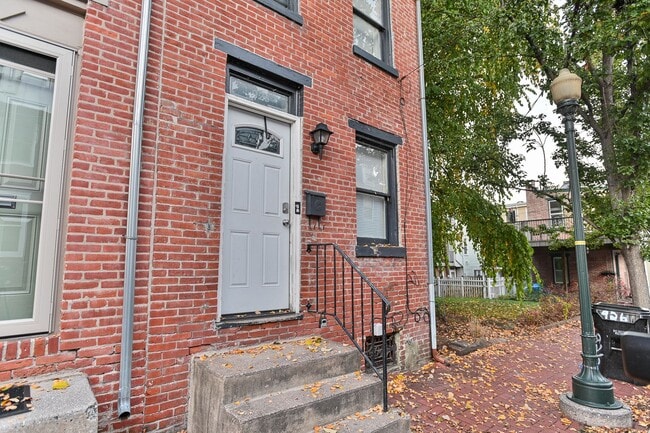 Photo - Charming 3 Bedroom on Grand St