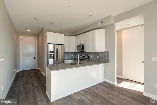Building Photo - 1340 S 13th St Unit 2H Rental