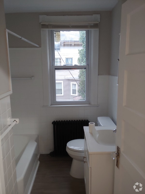 Building Photo - 812 Edgewood Ave Rental