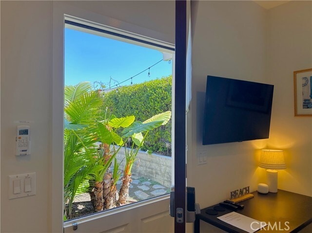 Photo - 20832 Henrietta St