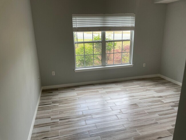 Photo - **Move In Special 25% of first month's ren... Unit # 104 Building #4,