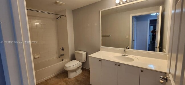 Photo - 888 Douglas Rd Unidad 601