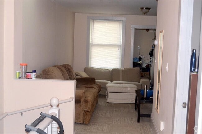 Building Photo - 105 Winter St Rental