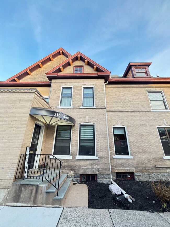 Photo - 316 W Broad St Unit 2