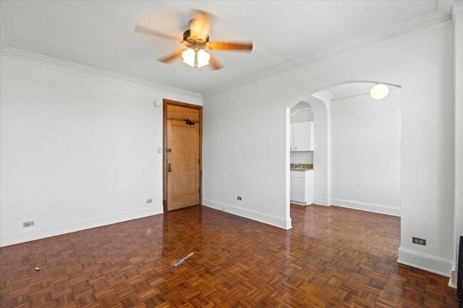 Building Photo - 1 bedroom in Chicago IL 60657 Unit 502 Rental