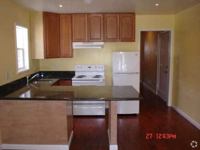 Building Photo - 1668 Shattuck Ave Unit 2 Rental