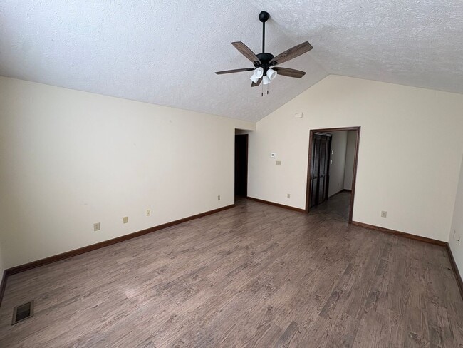Photo - 5837 Maidstone Ln