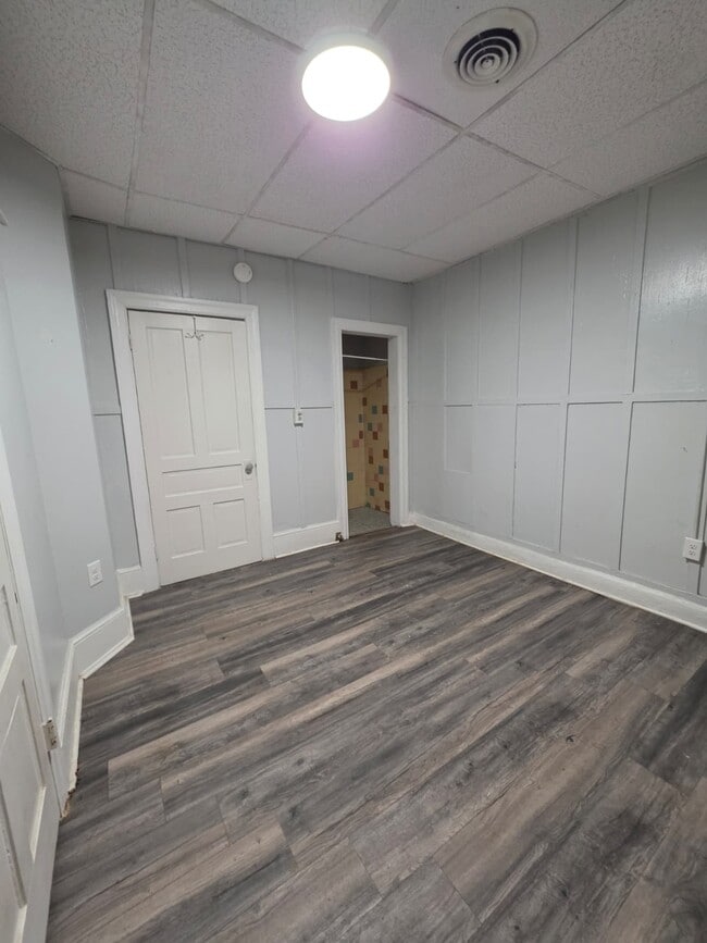 Photo - 72 Lincoln Way W