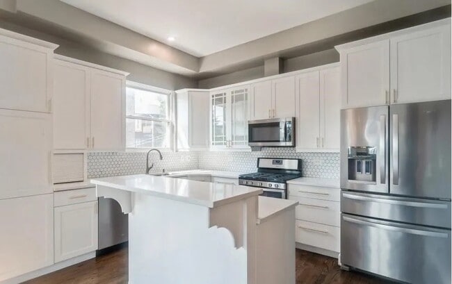 Kitchen - 916 N Elizabeth St