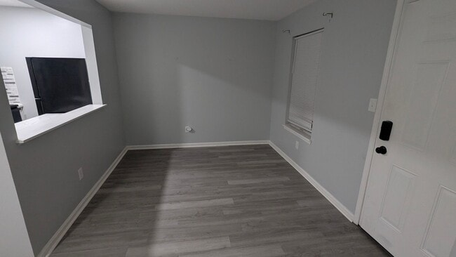 Building Photo - Nice 1 bedroom 1 bath Condo Great Location!