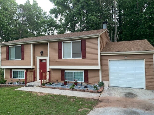 Photo - 1993 Singer Way (Lithonia, GA)