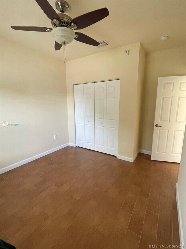 Photo - 2355 NE 3rd Ct