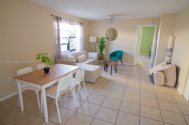Photo - 753 Michigan Ave Unit 2D