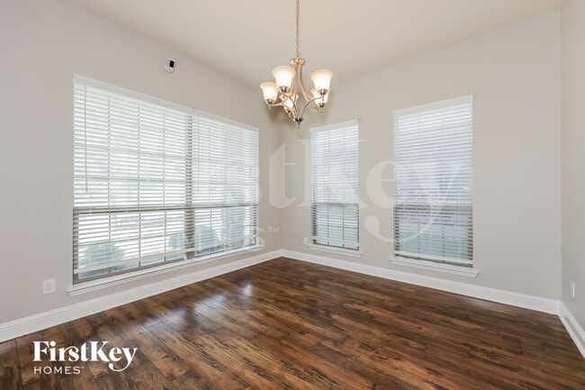 Photo - 614 Canvas Ct