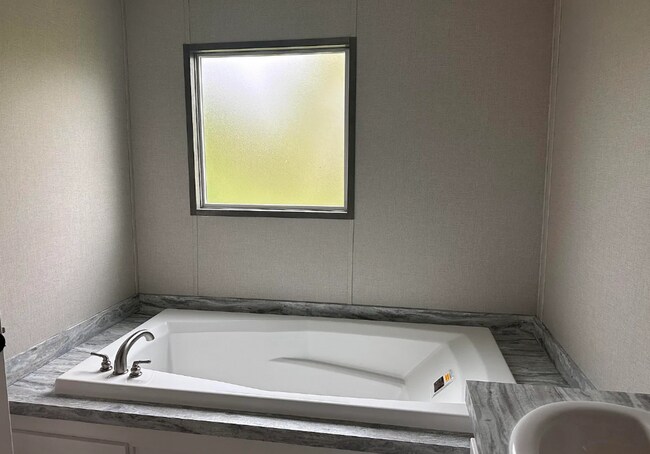 Photo - 4 bed 2 bath - Beautiful home