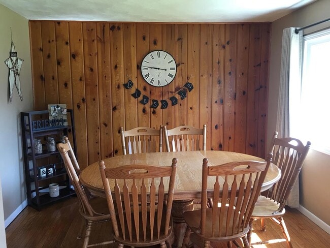 Photo - 131 N Hillsdale Dr