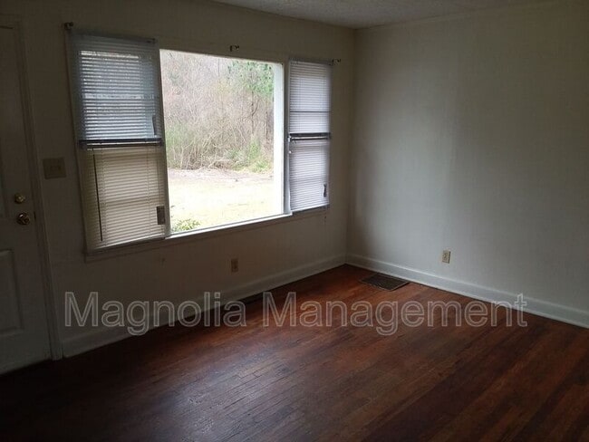 Photo - 1934 Raleigh Rd