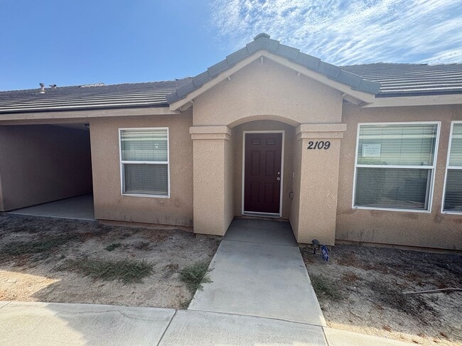 Building Photo - 2109 Bella Oaks Dr