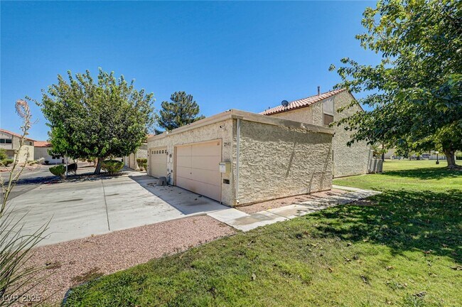 Building Photo - 2541 Love St Rental
