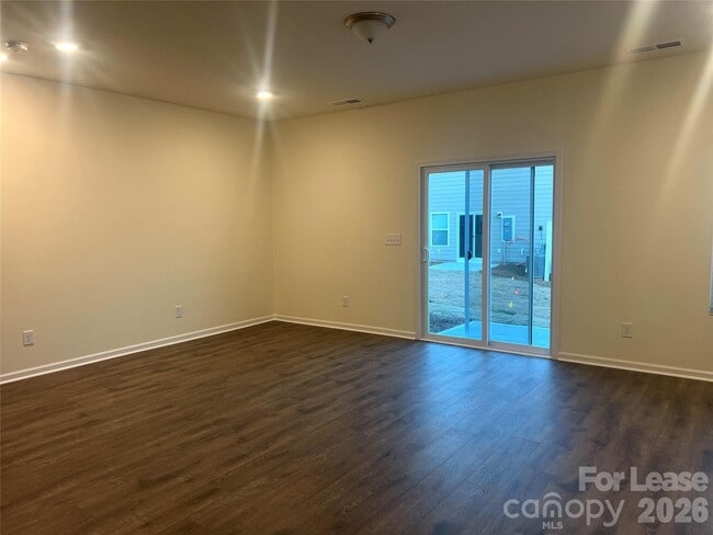 Photo - 7117 Bentz St