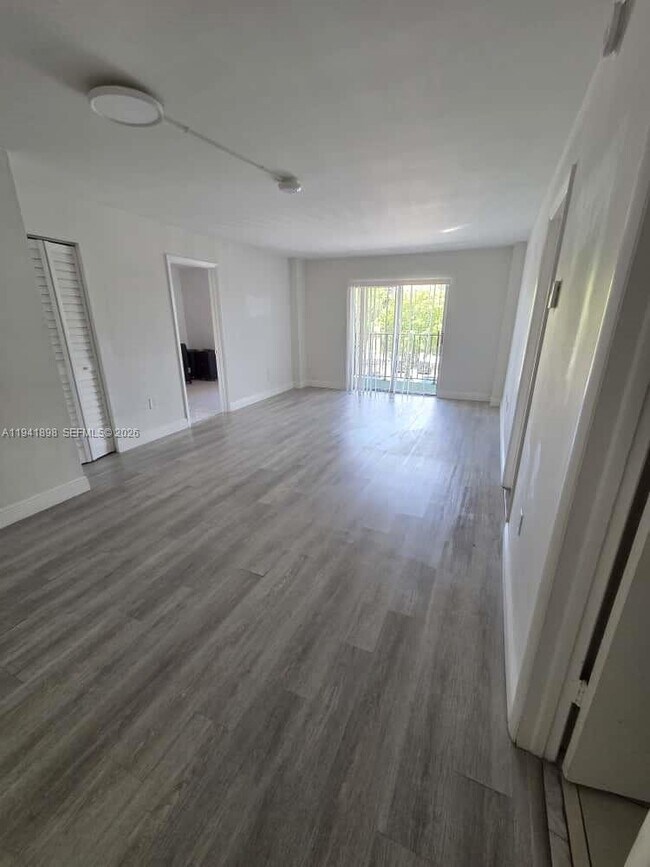 Photo - 4717 NW 7th St Unit 304-10