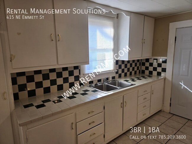 Photo - 415 NE Emmett St