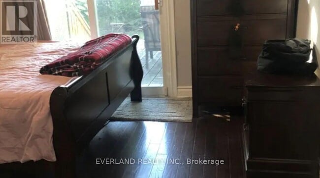 Photo - 302 Hendon Ave