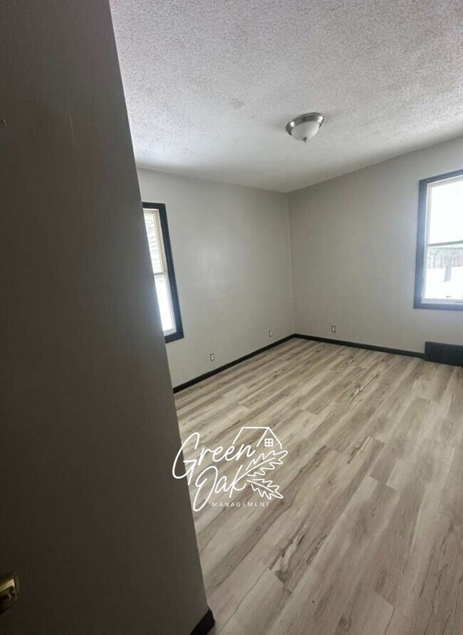 Photo - 13000 Rockside Rd