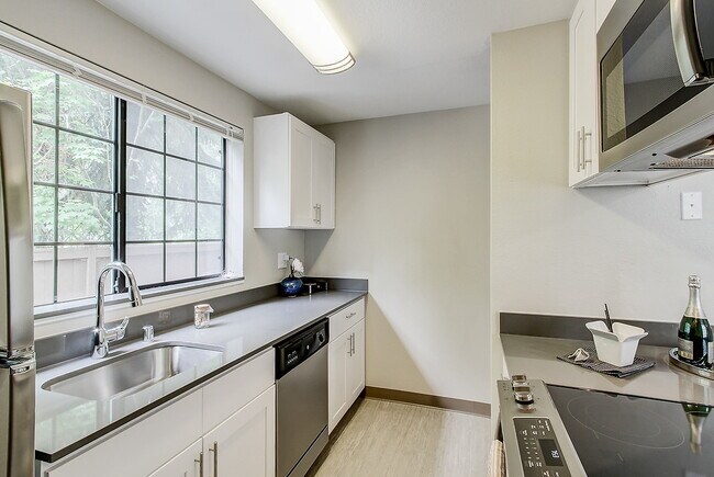 Photo - Emerald Ridge