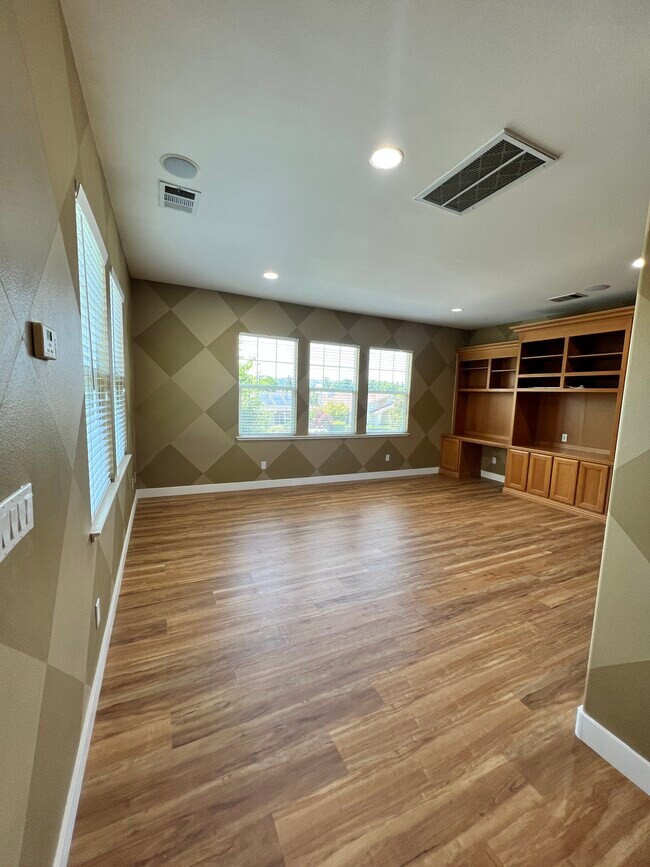 Photo - 8520 Kern Ave