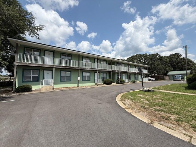 Building Photo - 565 Florosa Ct