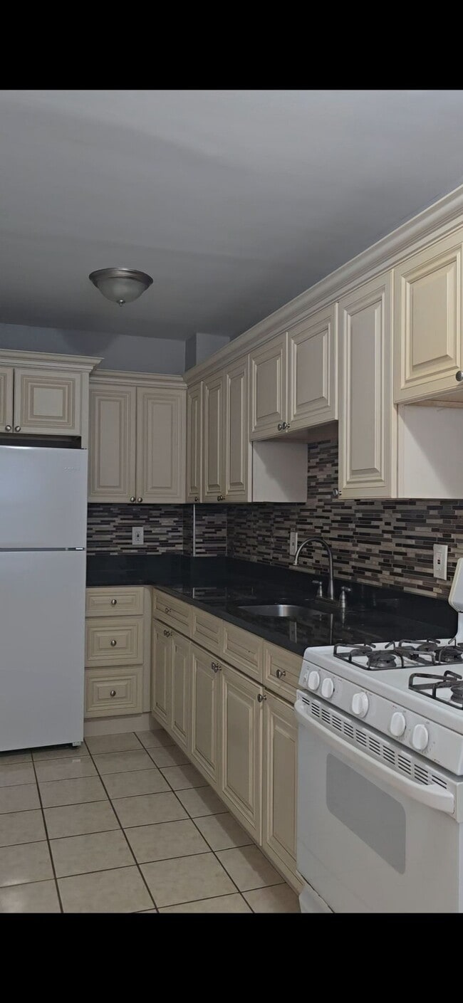 Photo - Residences at Lafayette LLC- 176 Lafayette