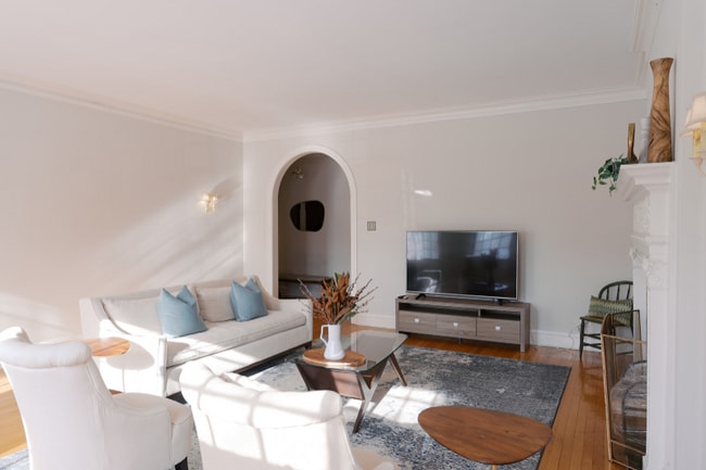 Photo - 1029 Hull Terrace Unit Apt 1