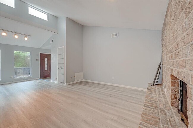 Photo - 10710 Sandpiper Dr