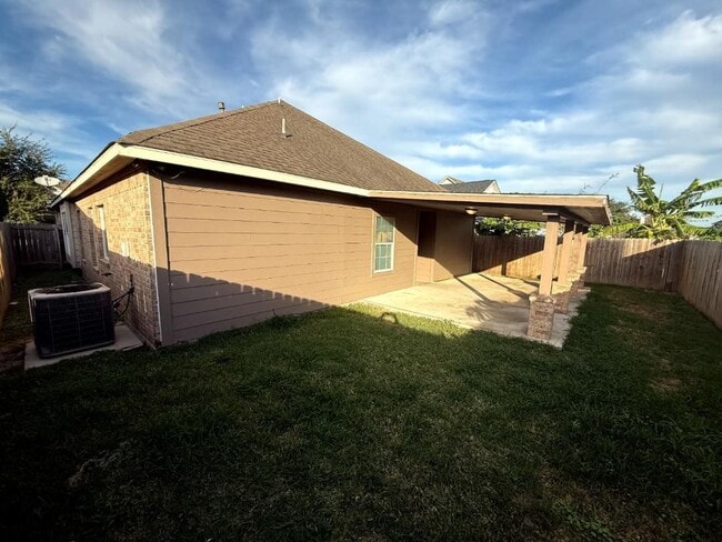 Photo - 10110 Gil Jr Ln