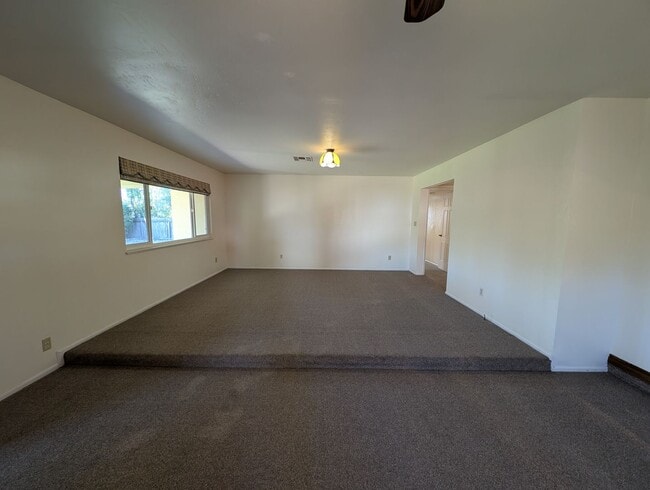 Photo - 4 Bedroom 2 Bath Near Westside Shopping Center