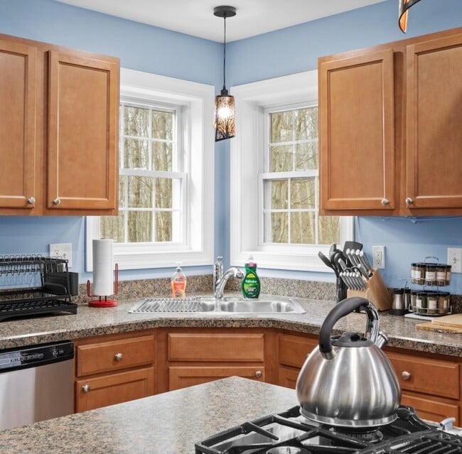 Photo - 1141 Riverside Hts W