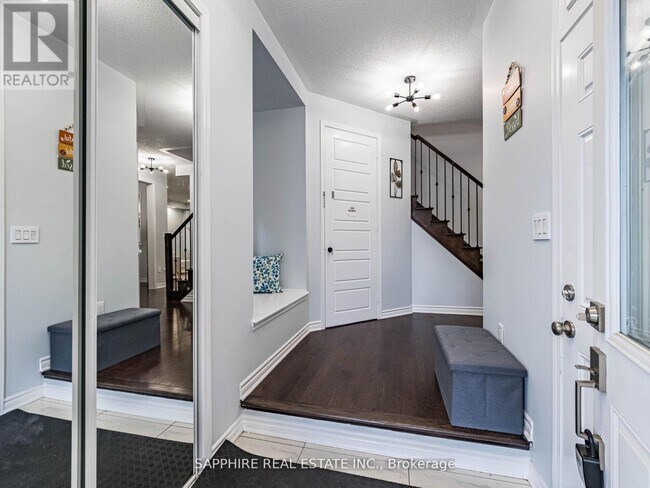 Photo - 325 Trudeau Dr