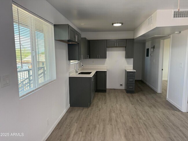 Building Photo - 4619 S 16th St Unit 7 Rental