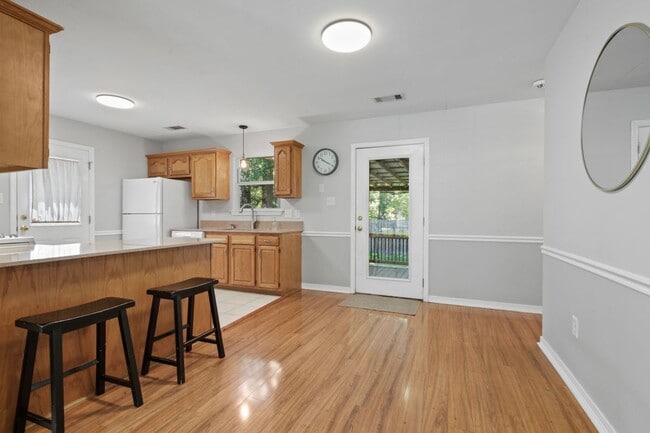 Photo - 102 Woods Dr