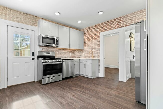 Building Photo - 715 Arcadia Pl