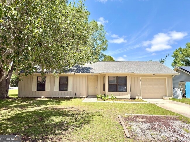 Building Photo - 202 Cypress Dr