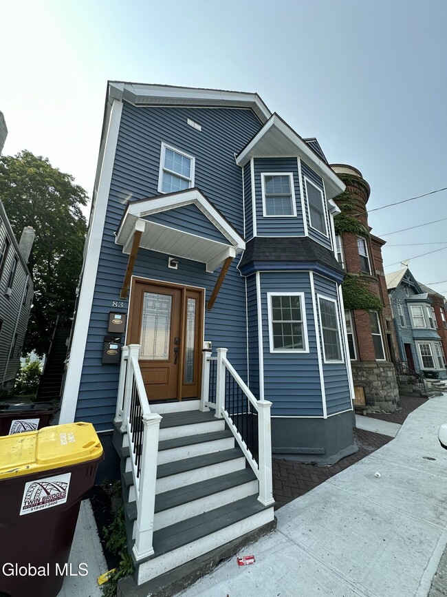 Building Photo - 83 2nd Ave Rental