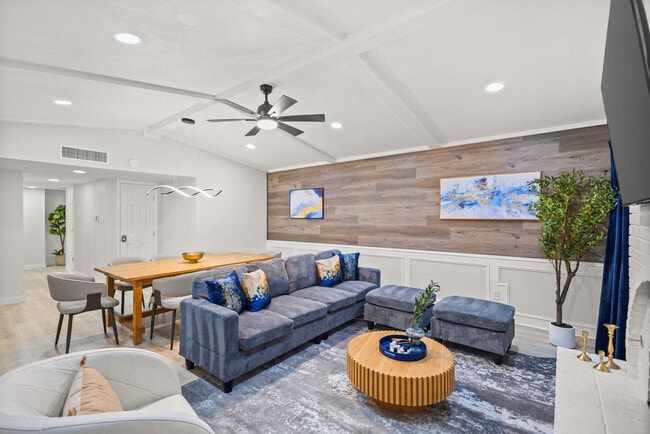 Photo - 3410 Country Club Dr Unit ID1466126P