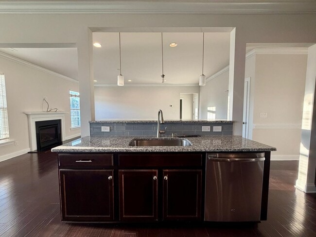 Photo - 1722 Spears Dr NW