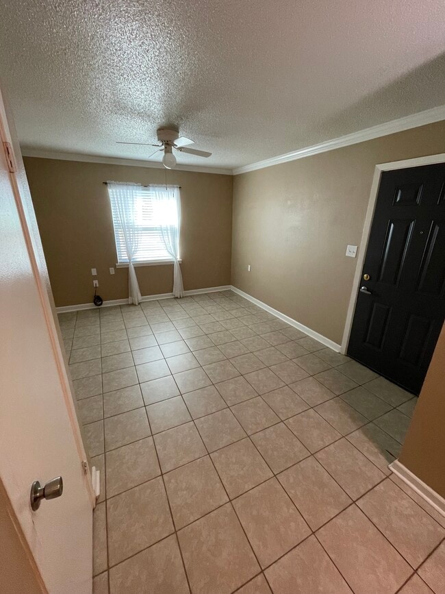 Newberry Court Apartments