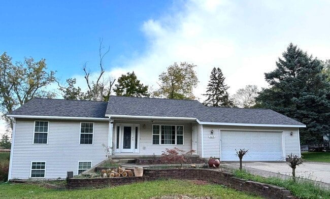 Photo - 4438 Morningside Dr SE