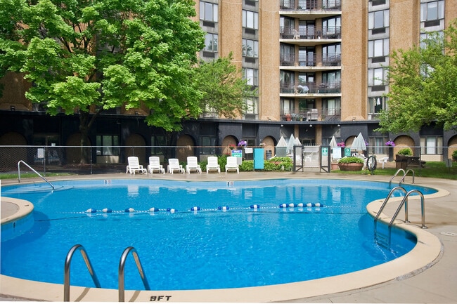 Photo - 1 Renaissance Pl Unit 112