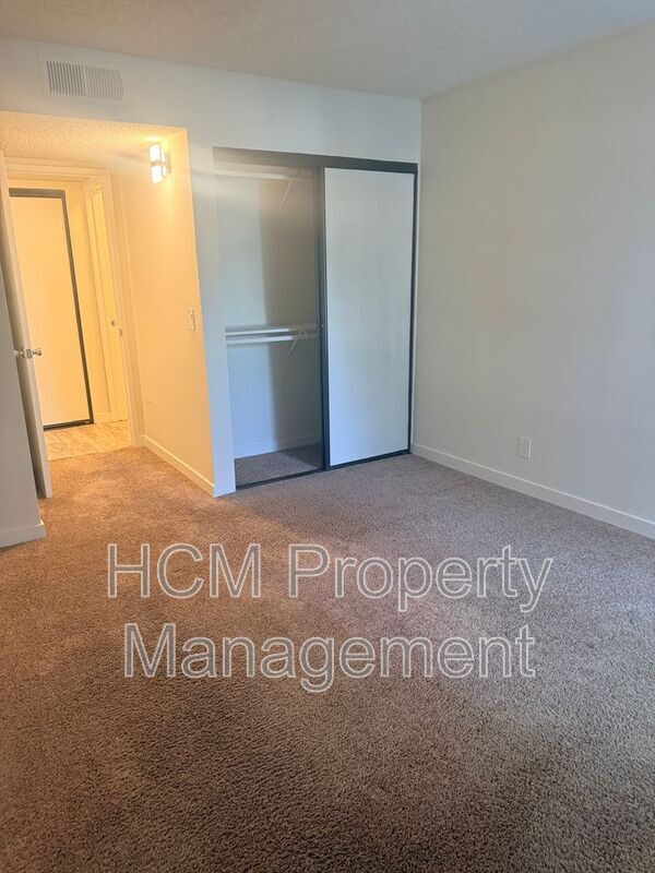 Photo - 10418 Scoville Ave